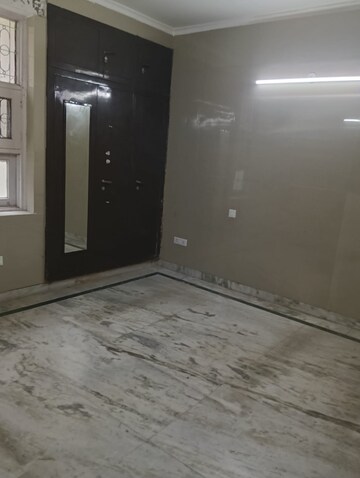 Room in 2 BHK Independent House at Sector 41 – for Rent
