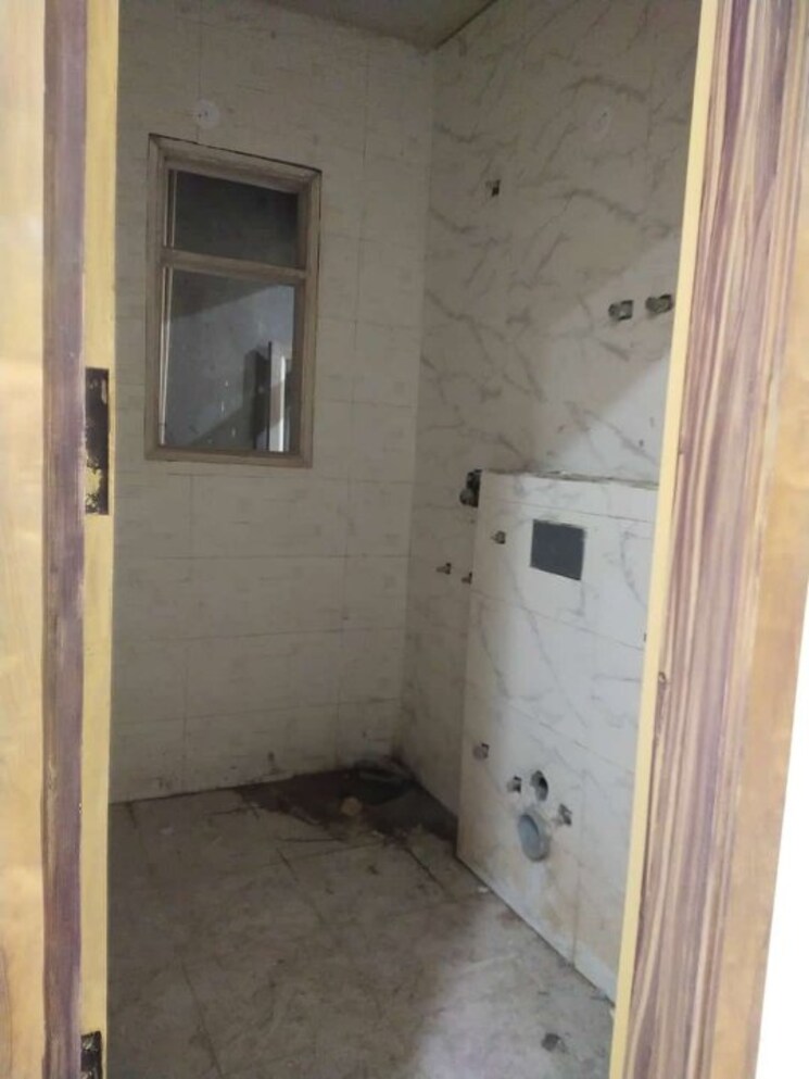 Bathroom, pandav nagar 3 Bedroom 1100 Sq.Ft. Builder Floor In Pandav Nagar Delhi 8895952