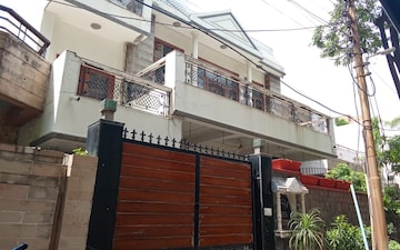 6+ BHK Villa For Rent in Defence Colony