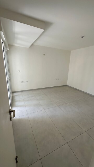 Room in 3 BHK Apartment at Casagrand Boulevard, Hennur Road – for Sale