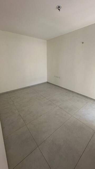 Room in 3 BHK Apartment at Casagrand Boulevard, Hennur Road – for Sale