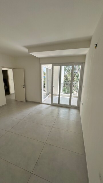 Room in 3 BHK Apartment at Casagrand Boulevard, Hennur Road – for Sale