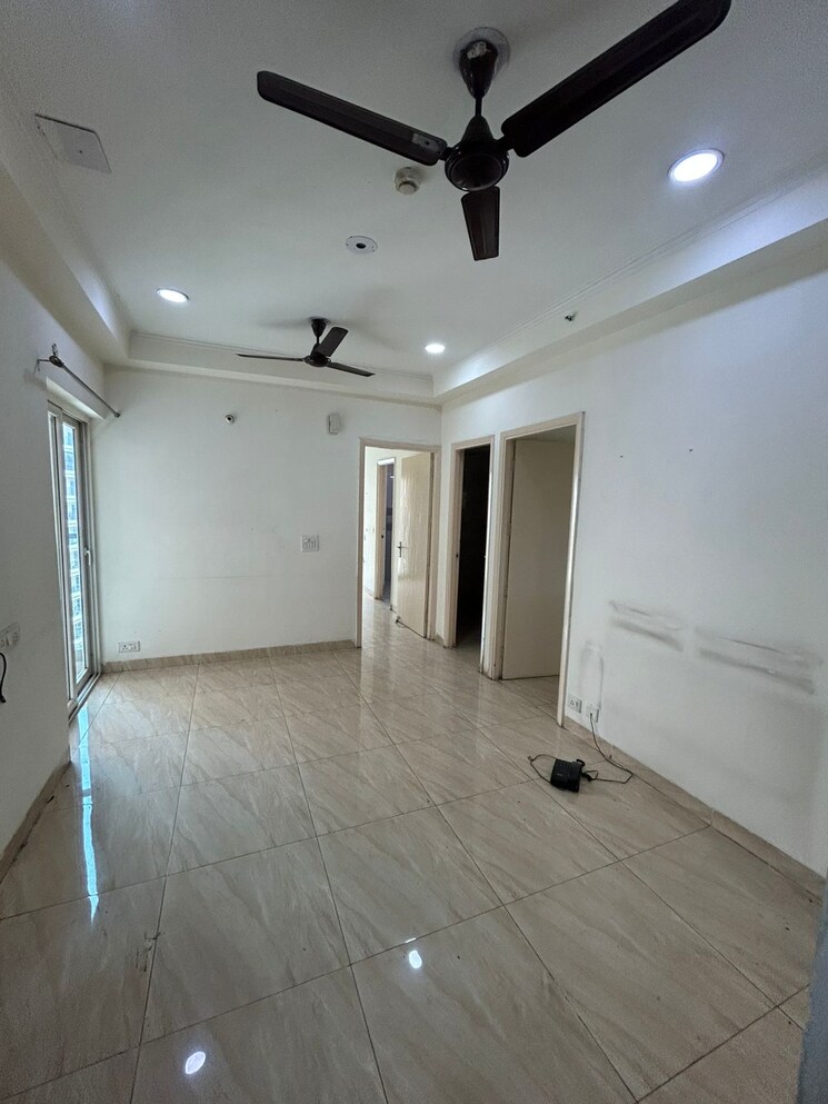 Room, gaur-city-2 3 Bedroom 2184 Sq.Ft. Apartment In Gaur City 2 Greater Noida 8896051