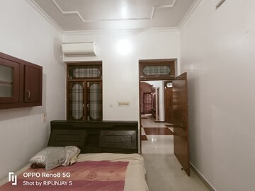 Room in 2 BHK Independent House at Gomti Nagar – for Rent