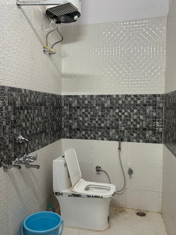 Bathroom in 2 BHK Independent House at Gomti Nagar – for Rent