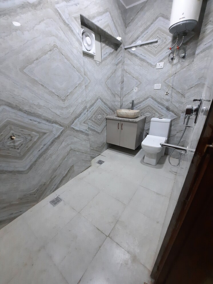 Bathroom, malviya nagar 2 Bedroom 1150 Sq.Ft. Builder Floor In Malviya Nagar Delhi 8896141