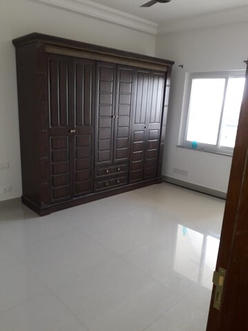 Room in 3 BHK Apartment at Regency La Majad, Hbr Layout – for Sale