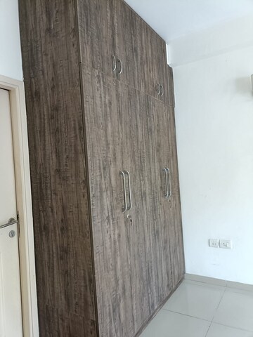 Furnished Amenities in 3 BHK Apartment at Emaar MGF Emerald Hills, Sector 65 – for Rent