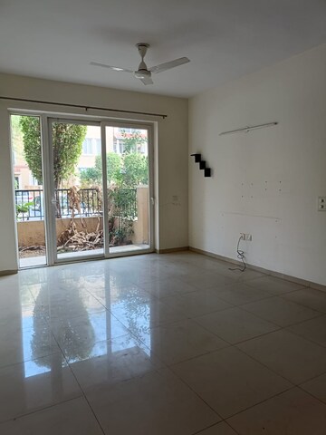 Room in 3 BHK Apartment at Emaar MGF Emerald Hills, Sector 65 – for Rent