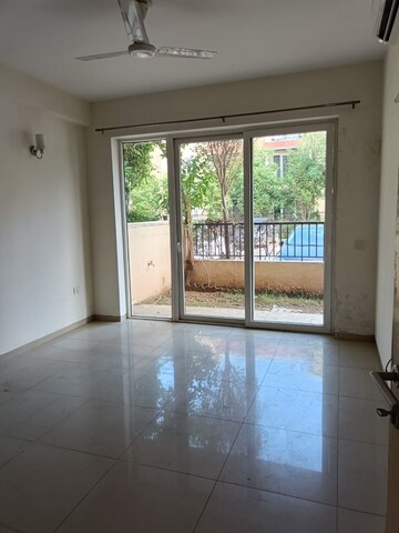 Room in 3 BHK Apartment at Emaar MGF Emerald Hills, Sector 65 – for Rent