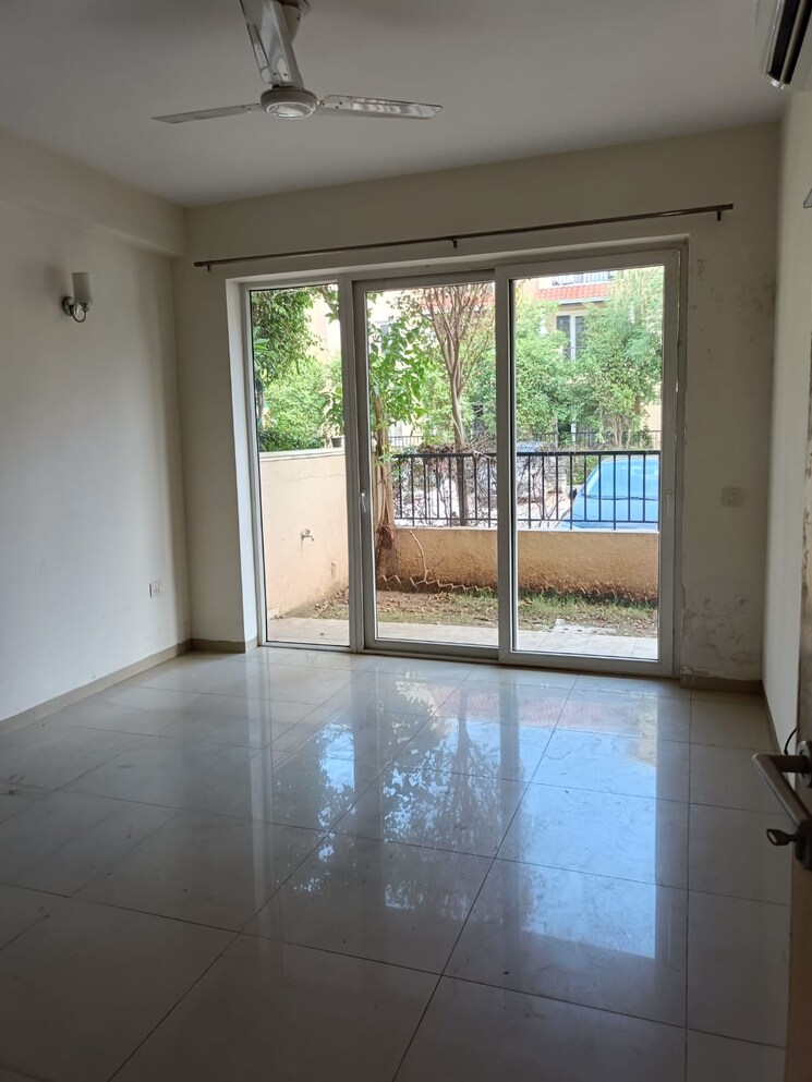 Room, emaar-mgf-emerald-hills 3 Bedroom 267 Sq.Yd. Apartment In Sector 65 Gurgaon 8896184