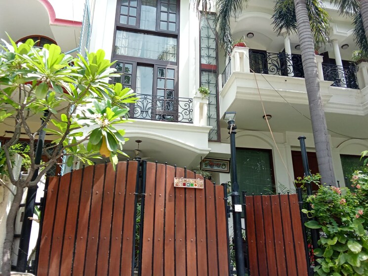 Listing Cover Image
