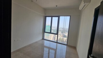 Room in 3 BHK Apartment at Piramal Mahalaxmi, Mahalaxmi – for Rent