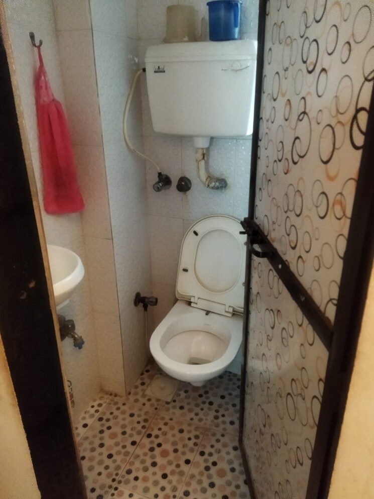 Bathroom, libra-chs 1.5 Bedroom 520 Sq.Ft. Apartment In Malad West Mumbai 8896179