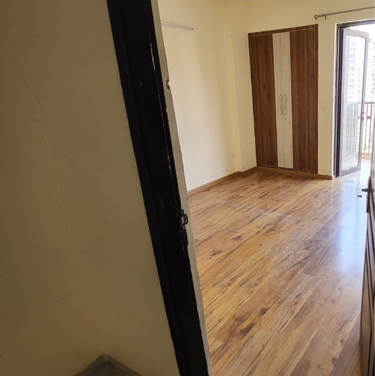 2 BHK Apartment For Rent in Logix Blossom County