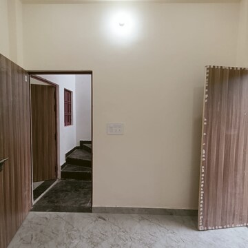 Room in 2 BHK Independent House at Gomti Nagar – for Rent
