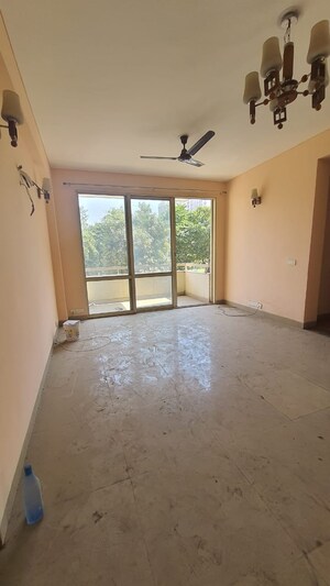 Room in 3 BHK Builder Floor at Ardee City, Sector 52 – for Sale