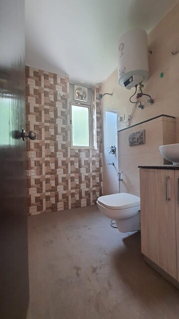 Bathroom in 3 BHK Builder Floor at Ardee City, Sector 52 – for Sale