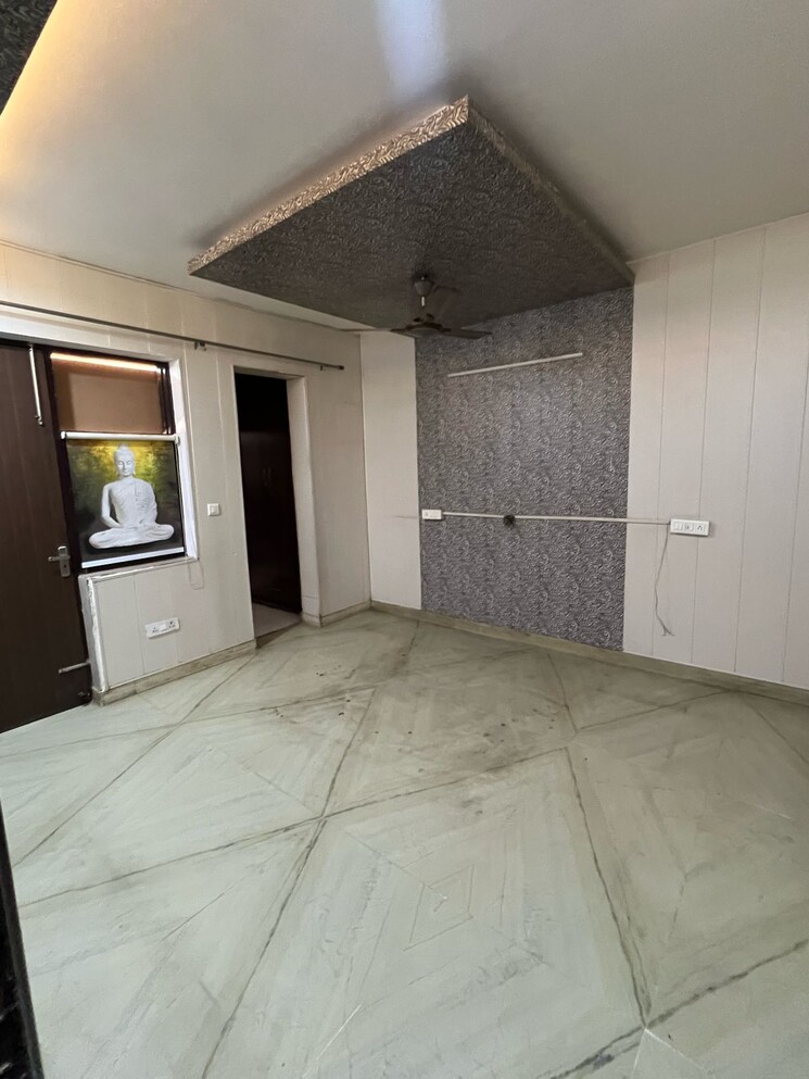 Room, sector 19 3 Bedroom 1600 Sq.Ft. Builder Floor In Sector 19 Faridabad 8896226