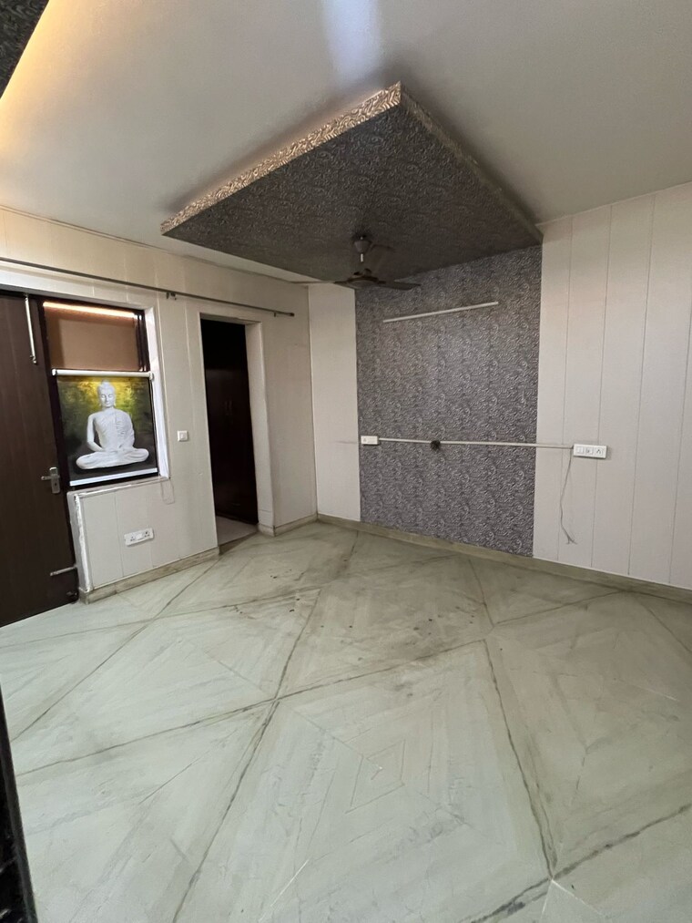 Room, sector 19 3 Bedroom 1600 Sq.Ft. Builder Floor In Sector 19 Faridabad 8896226