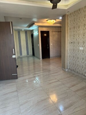 Room in 3 BHK Builder Floor at Sector 19 – for Sale