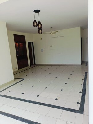 Room in 4 BHK Builder Floor at Ardee City, Sector 52 – for Sale