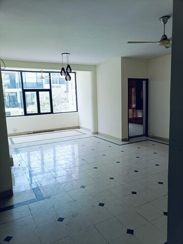 Room in 4 BHK Builder Floor at Ardee City, Sector 52 – for Sale