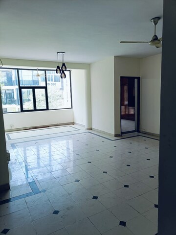 Room in 4 BHK Builder Floor at Ardee City, Sector 52 – for Sale