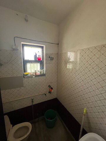 Bathroom in 3.5 BHK Apartment at Sector 29 – for Rent