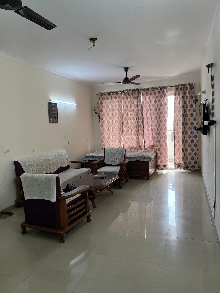 Living Room, sector 10a 3 Bedroom 363 Sq.Yd. Builder Floor In Sector 10a Gurgaon 8896326