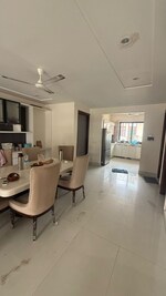 3 BHK + Servant Room 363 Sq.Yd. Builder Floor in Sector 10a 