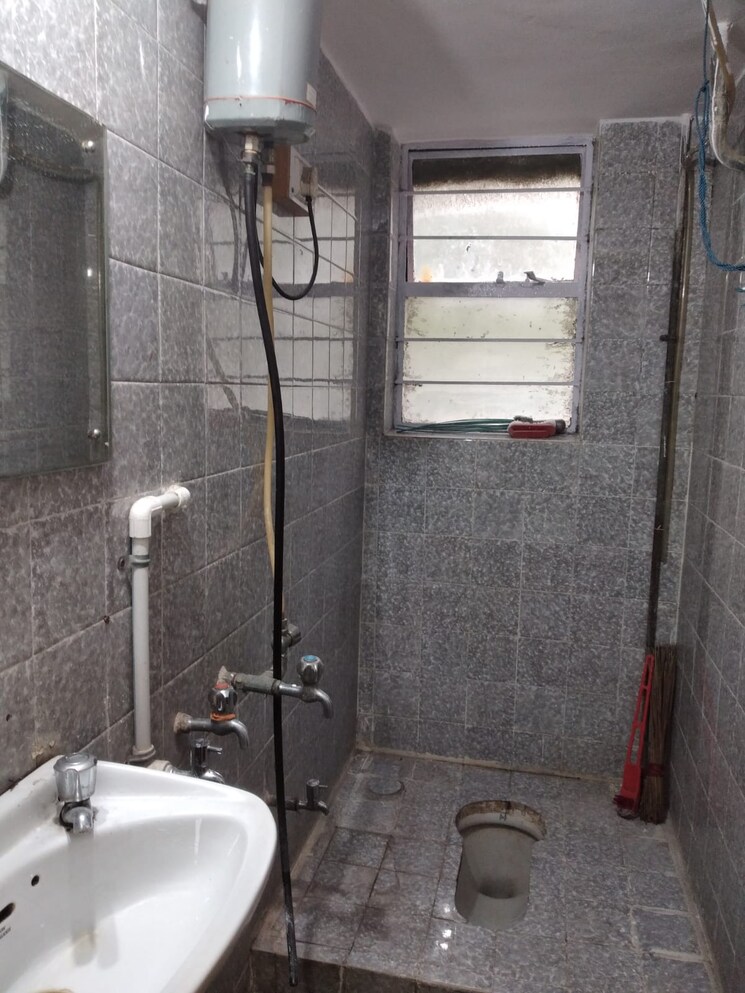 Bathroom, anant-apartment 1 Bedroom 800 Sq.Ft. Apartment In Erandwane Pune 8896323