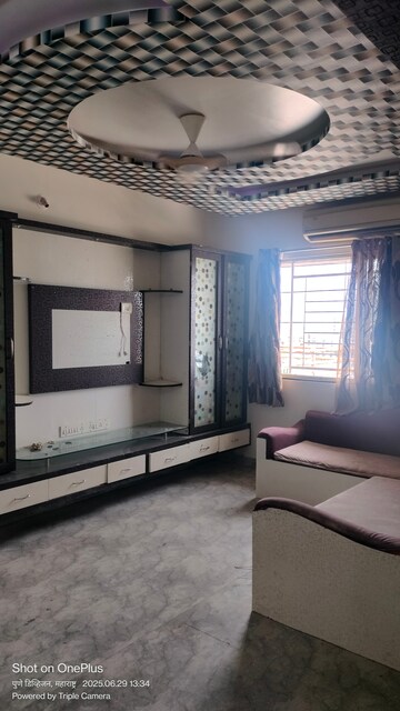 Room in 2.5 BHK Apartment at Solitaire Co Op Housing Society Ltd, Dhanori – for Rent