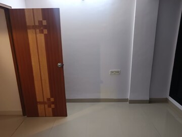 Room in 1 BHK Apartment at Sunshine Willows, Ghansoli – for Sale