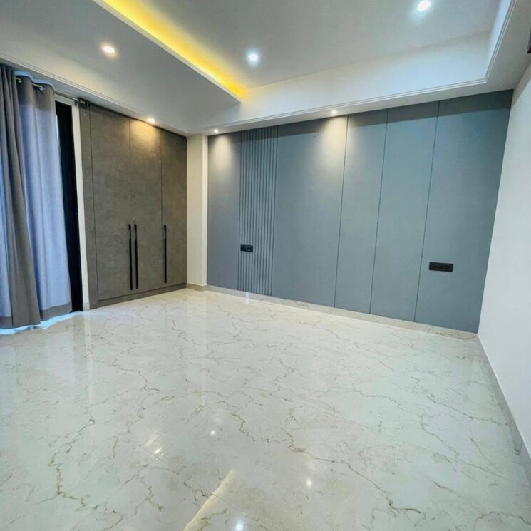 Room, bptp-floors 4 Bedroom 270 Sq.Yd. Builder Floor In Sector 70 Gurgaon 8896393