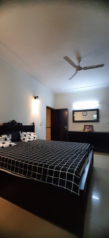 Bedroom in 2 BHK Apartment at Piyush Heights, Sector 89 – for Rent