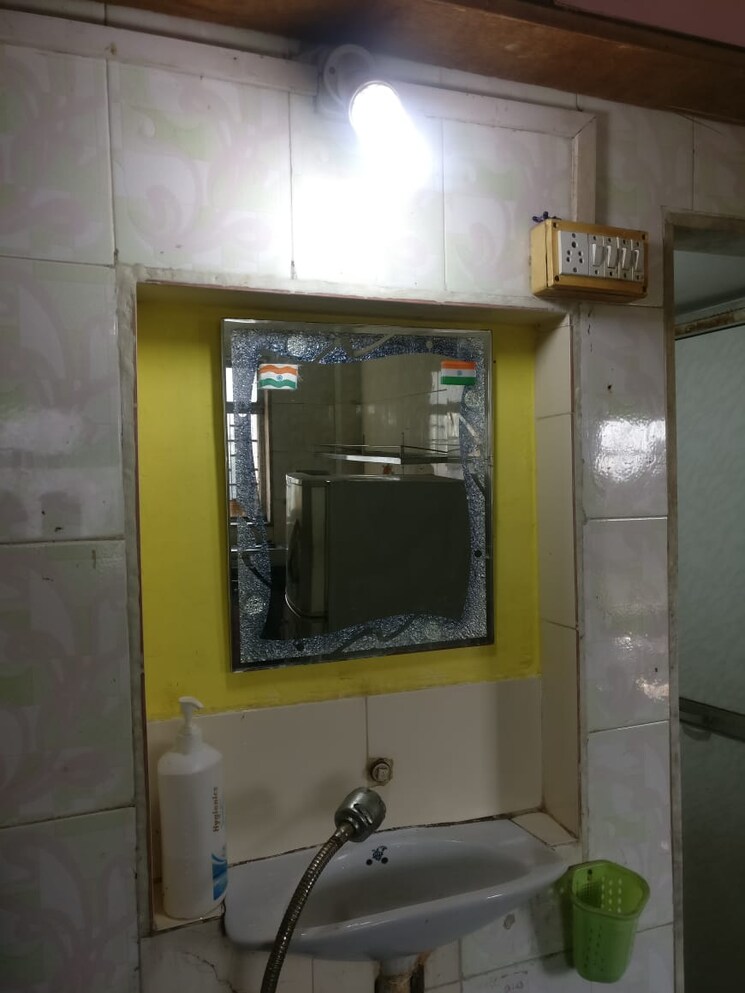 undefined, symphony-towers-kandivali-west 1 Bedroom 450 Sq.Ft. Apartment In Kandivali West Mumbai 8896381