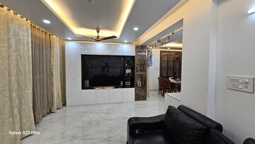 Living Room in 3 BHK Builder Floor at Sector 10a – for Rent