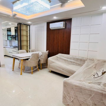 Living Room in 3 BHK Builder Floor at BPTP Green Oaks, Sector 70a – for Sale