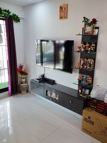 Furnished Amenities in 1 BHK Apartment at Parinee Essence, Kandivali West – for Rent