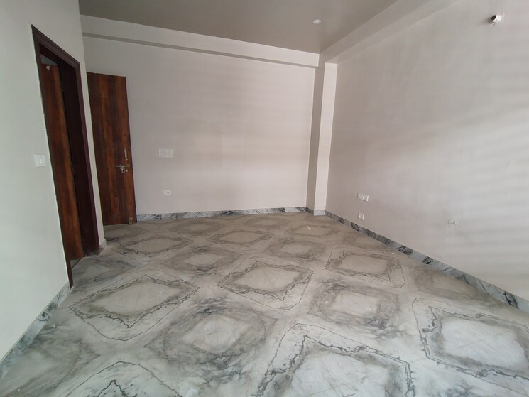 Room, sector 10a 4 Bedroom 363 Sq.Yd. Builder Floor In Sector 10a Gurgaon 8896472