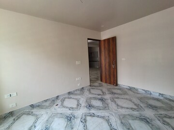 Room in 4 BHK Builder Floor at Sector 10a – for Rent