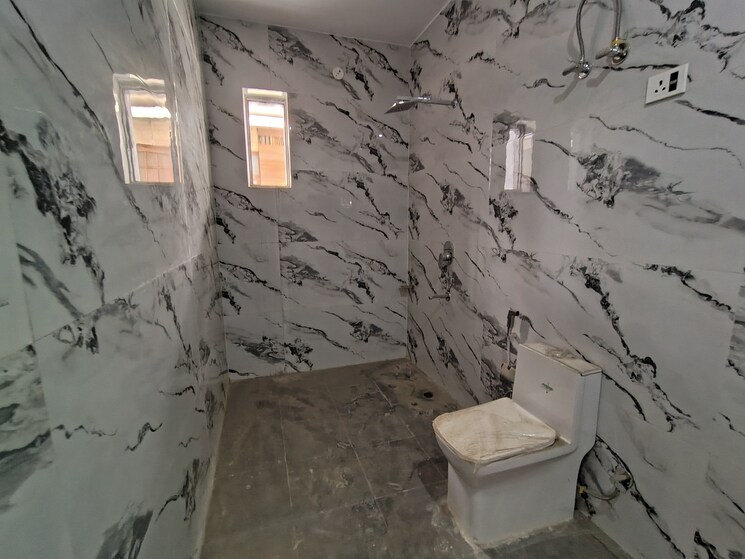Bathroom, sector 10a 4 Bedroom 363 Sq.Yd. Builder Floor In Sector 10a Gurgaon 8896472