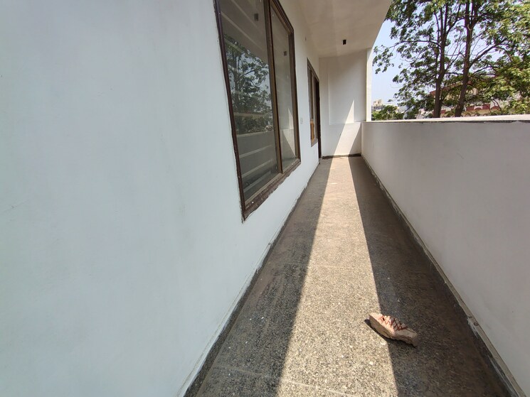 Balcony, sector 10a 4 Bedroom 363 Sq.Yd. Builder Floor In Sector 10a Gurgaon 8896533