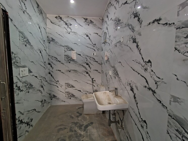 Bathroom, sector 10a 4 Bedroom 363 Sq.Yd. Builder Floor In Sector 10a Gurgaon 8896533