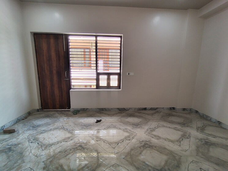 Room, sector 10a 4 Bedroom 363 Sq.Yd. Builder Floor In Sector 10a Gurgaon 8896533