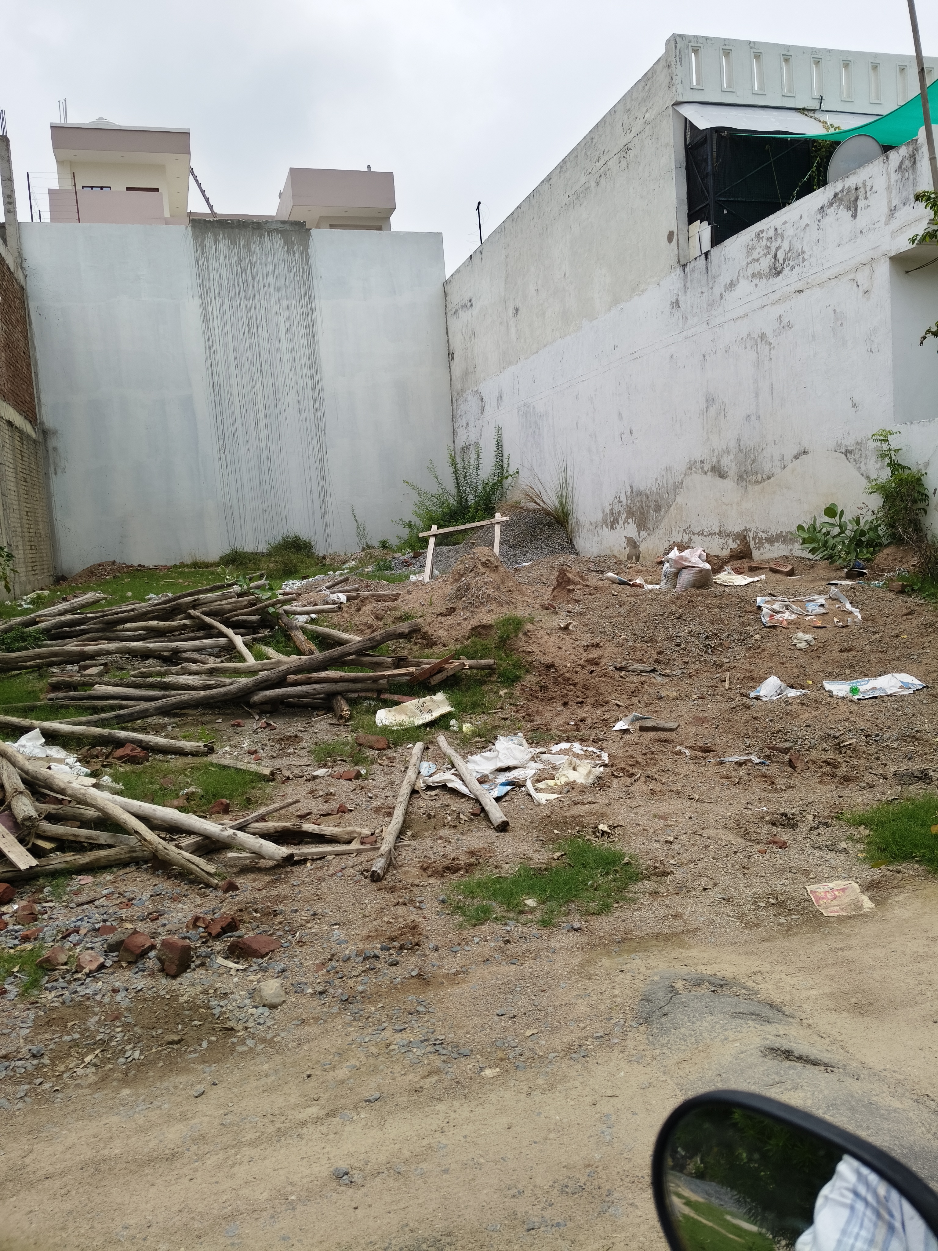 Plot For Sale in Vibhav Khand