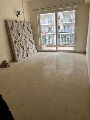 Room in 3 BHK Apartment at Puri Anand Villas Phase II, Sector 81 – for Rent