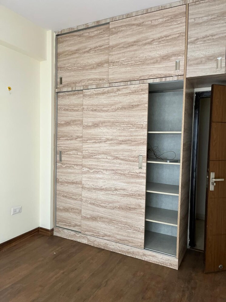 Room, puri-anand-villas-phase-ii 3 Bedroom 1940 Sq.Ft. Apartment In Sector 81 Faridabad 8896564