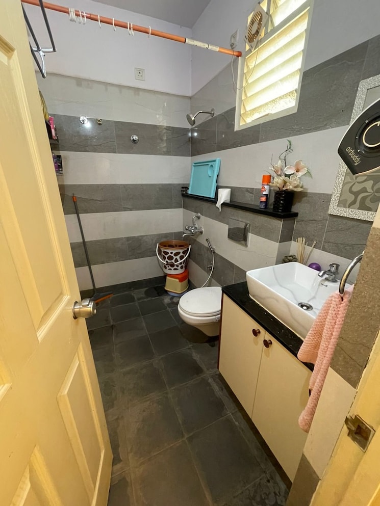 Bathroom, nishant-prime 3 Bedroom 1960 Sq.Ft. Apartment In Whitefield Bangalore 8896571